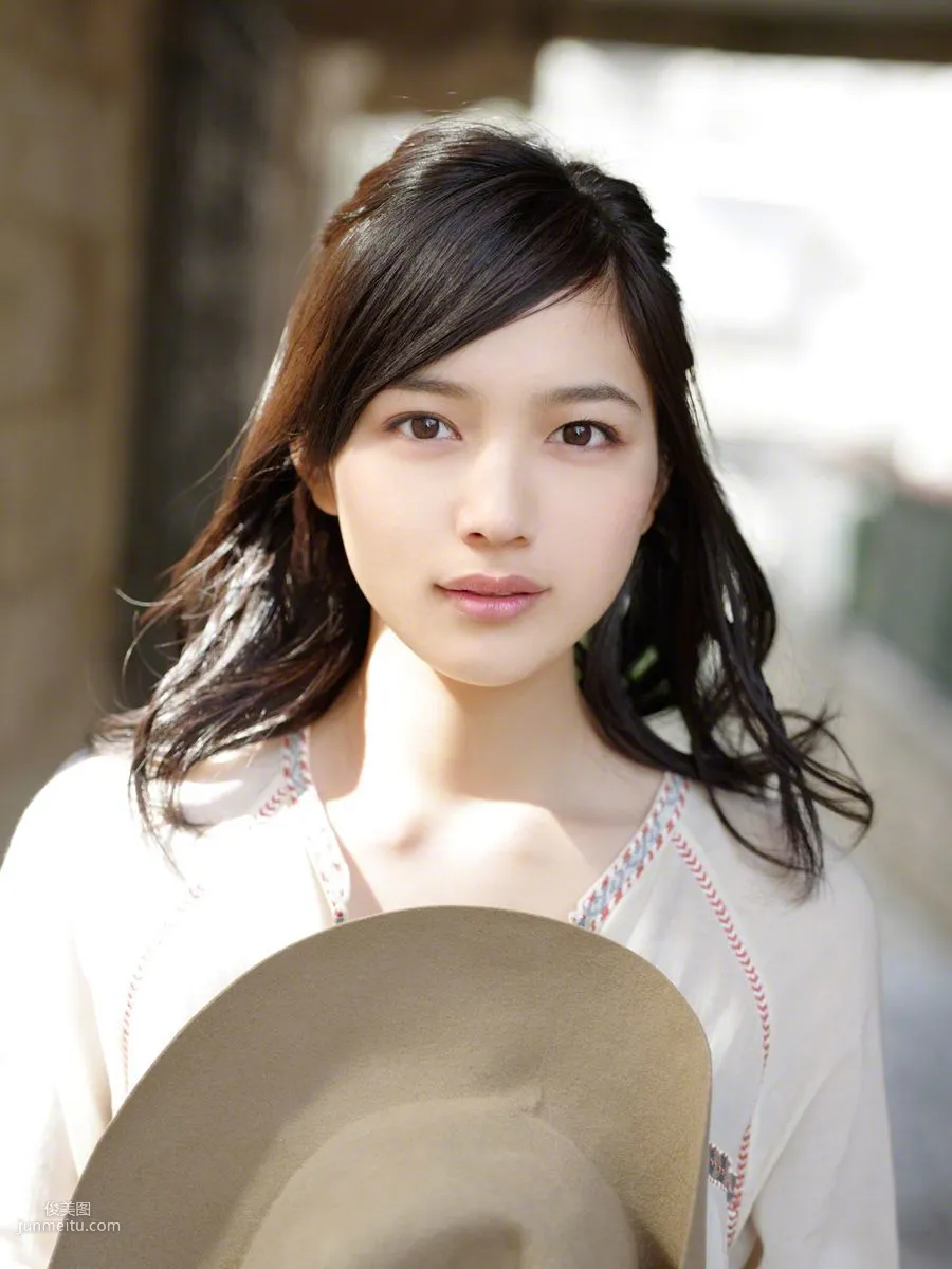 [Wanibooks] NO.132 Haruna Kawaguchi 川口春奈 写真集55