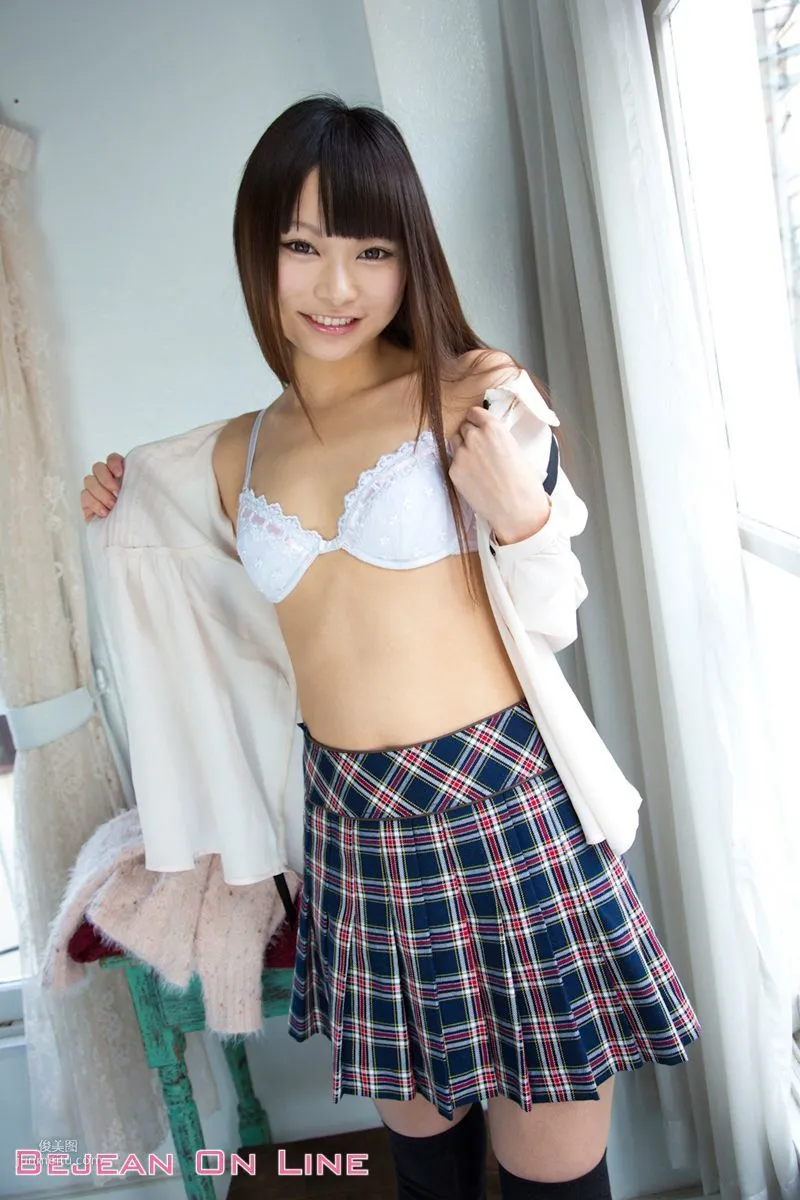 First Gravure Beauty Arina Sakita, Airi Natsume [Bejean On Line] Photo Set photo 8