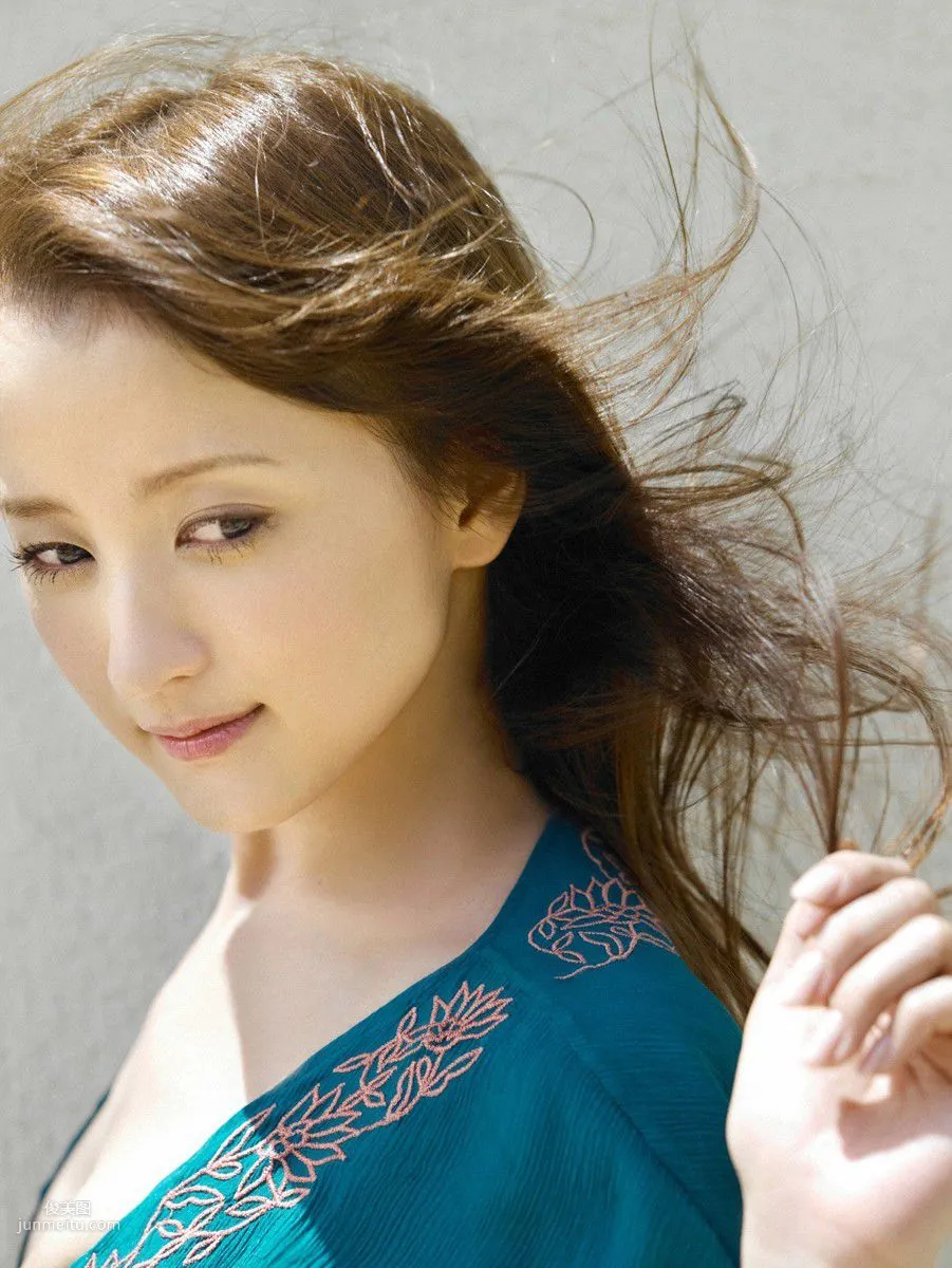[Wanibooks] NO.102 Komatsu Ayaka 小松彩夏 写真集3