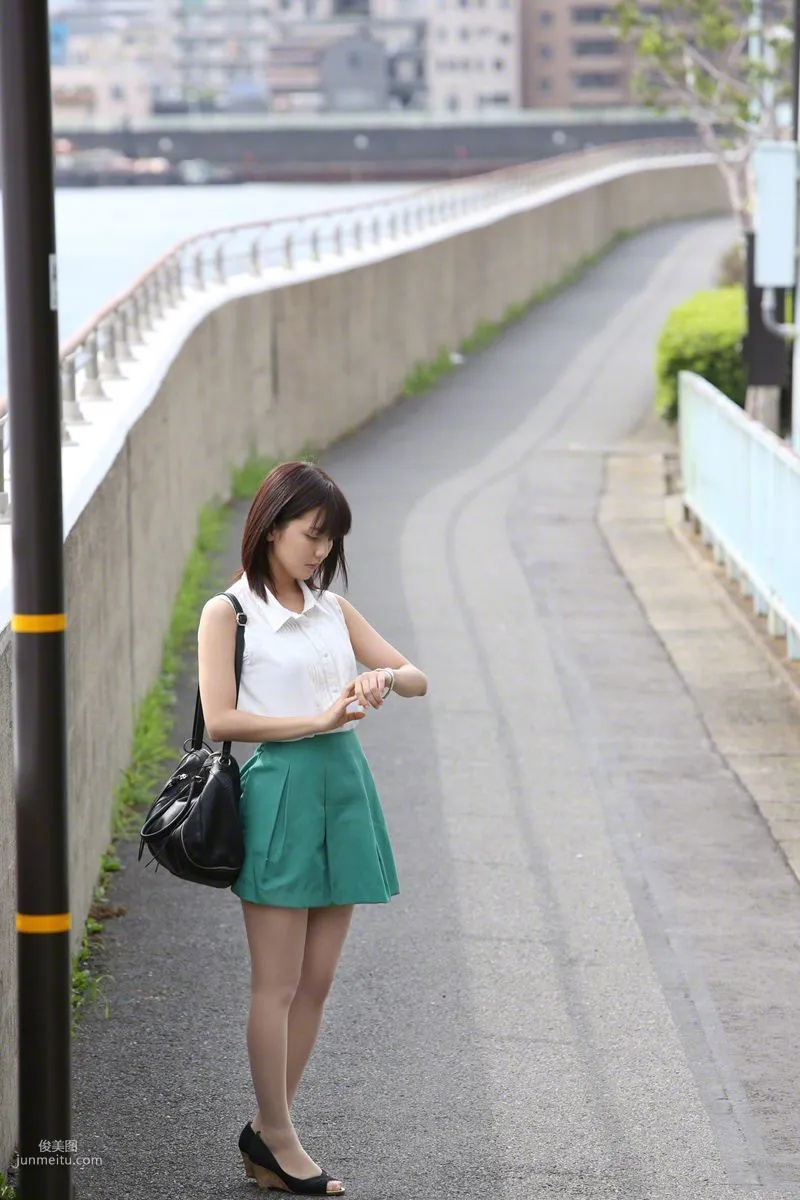 [Wanibooks] NO.131 Erina Mano 真野恵里菜 写真集5