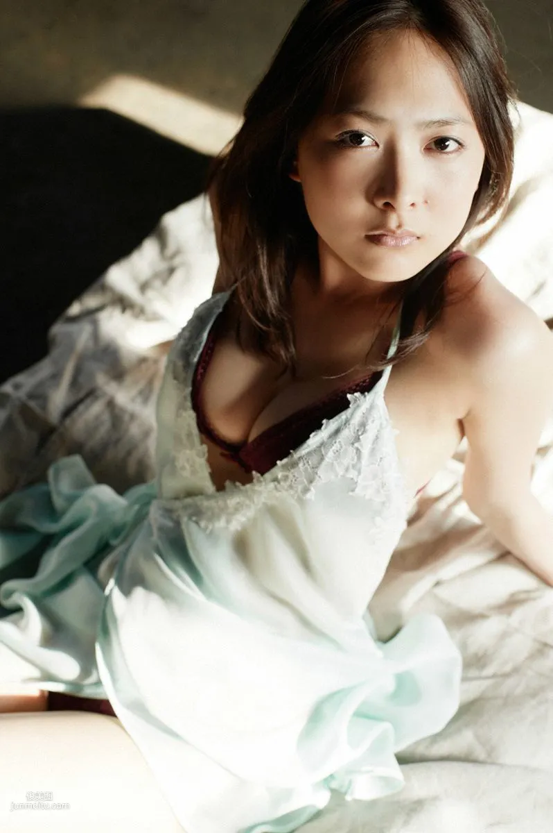 [Wanibooks] NO.97 Mitsuki Tanimura 谷村美月 寫真集 100