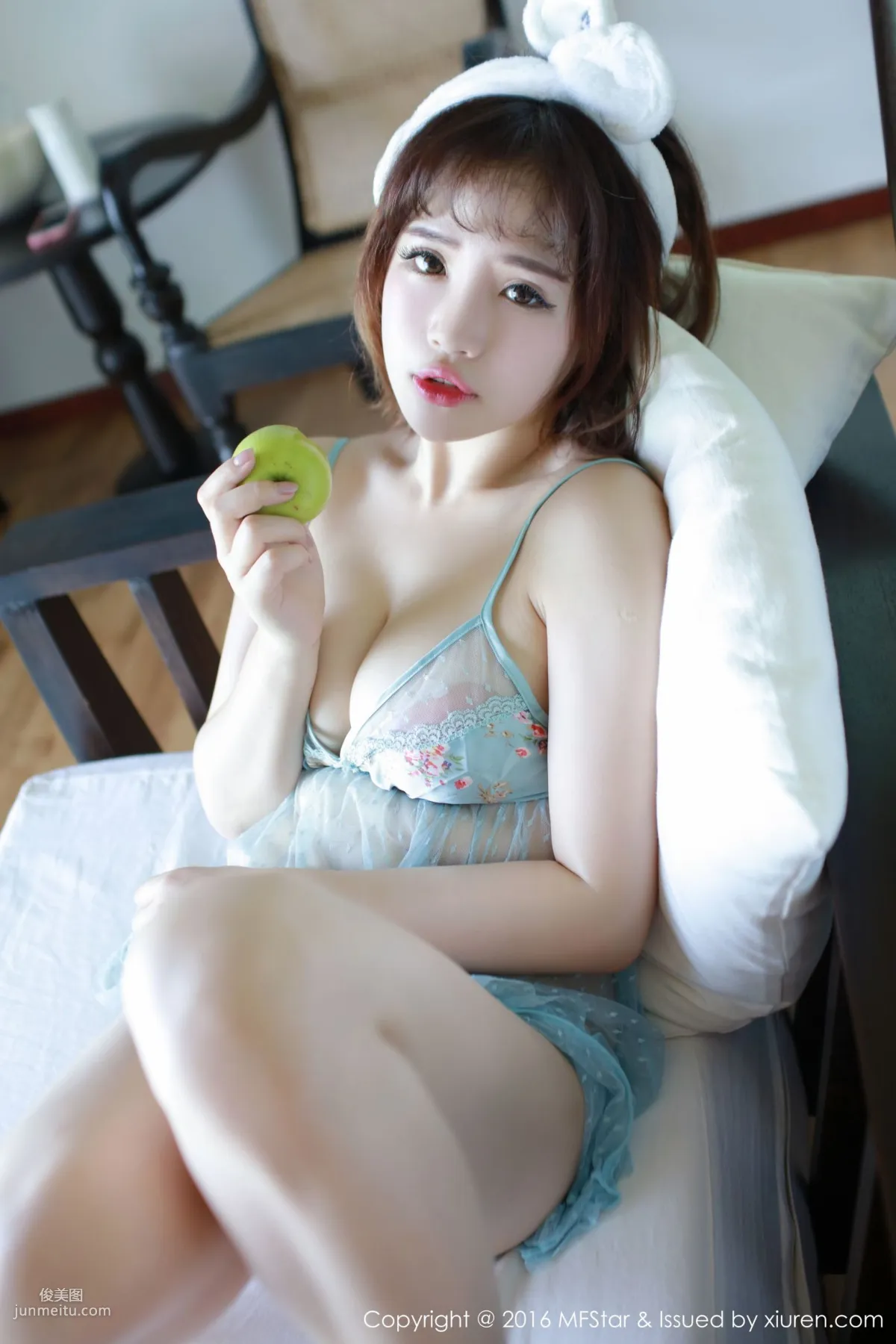 Xu cake, Maldives Travel Shoot, Sheer Chiffon Pajamas + Little Strawberry Lingerie [MFStar] Vol.049 Photo Set photo 14