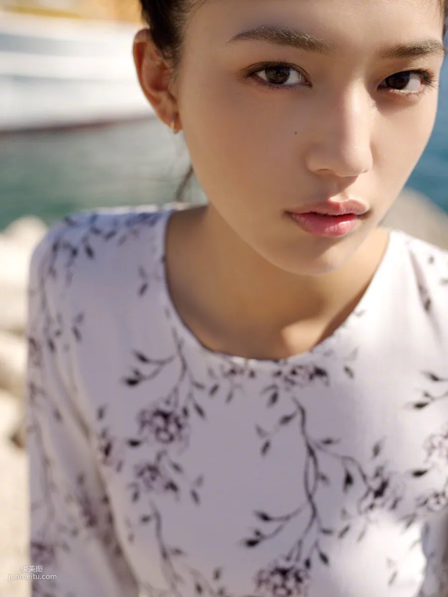 [Wanibooks] NO.132 Haruna Kawaguchi 川口春奈 寫真集 9