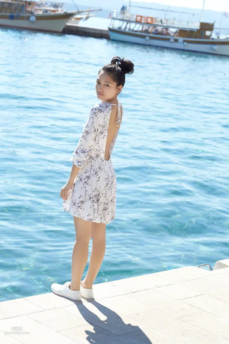 [Wanibooks] NO.132 Haruna Kawaguchi 川口春奈 写真集14