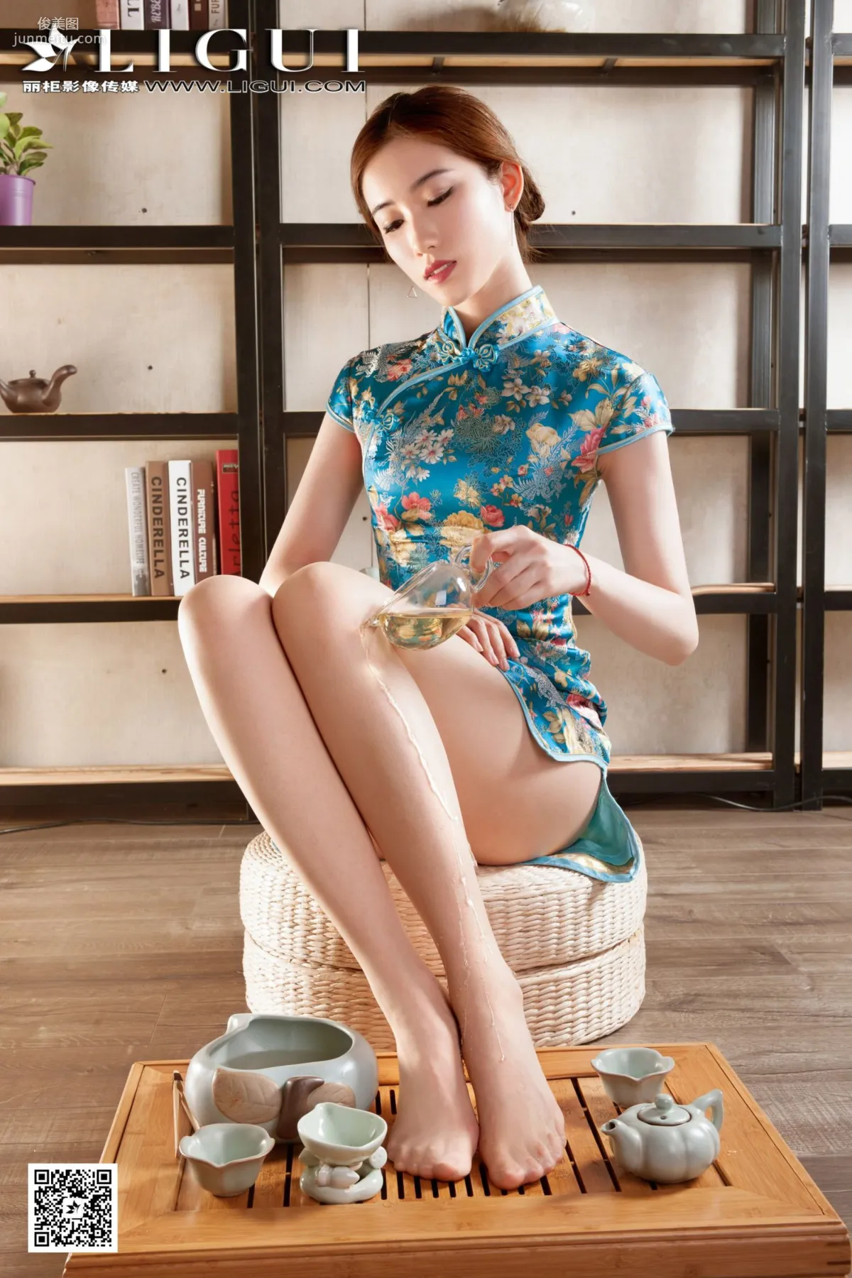 Ting Ting 'Qipao Tea Ceremony' [Ligui] Beautiful Legs and Silk Feet Photo Set photo 15