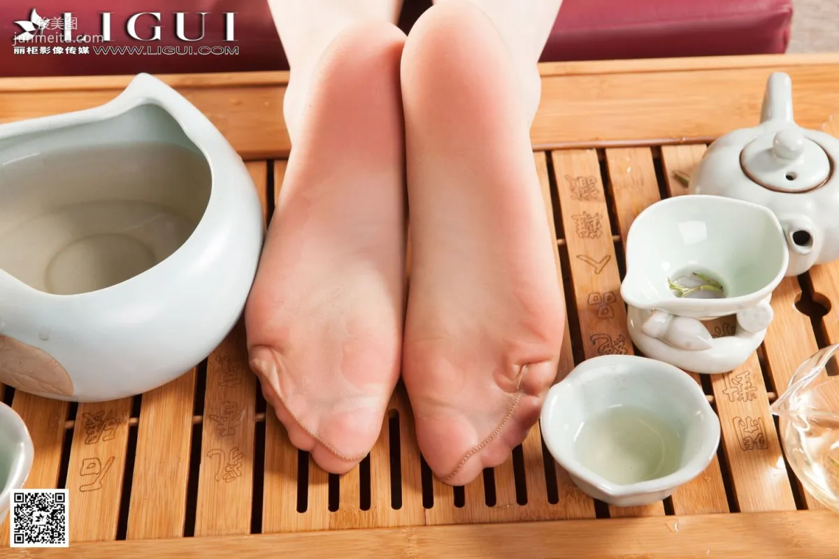 Ting Ting 'Qipao Tea Ceremony' [Ligui] Beautiful Legs and Silk Feet Photo Set photo 28