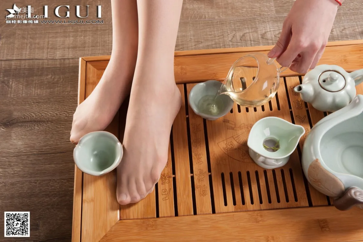 Ting Ting 'Qipao Tea Ceremony' [Ligui] Beautiful Legs and Silk Feet Photo Set photo 6