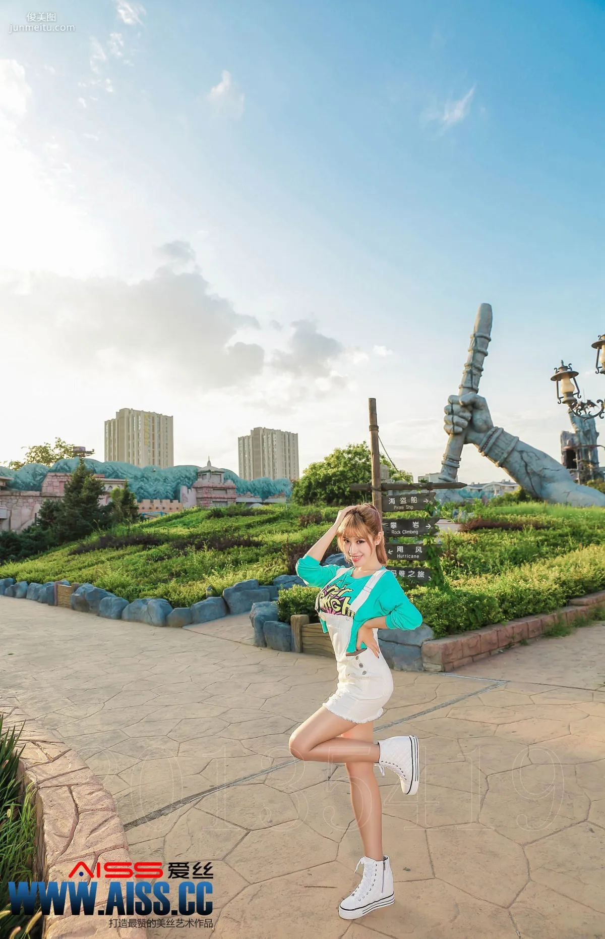 何冉《何冉的假期》 [AISS爱丝] 写真集47