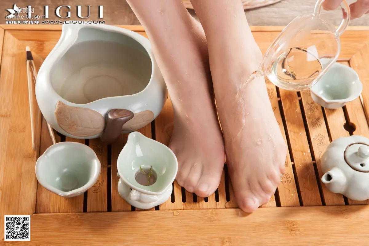 Ting Ting 'Qipao Tea Ceremony' [Ligui] Beautiful Legs and Silk Feet Photo Set photo 19