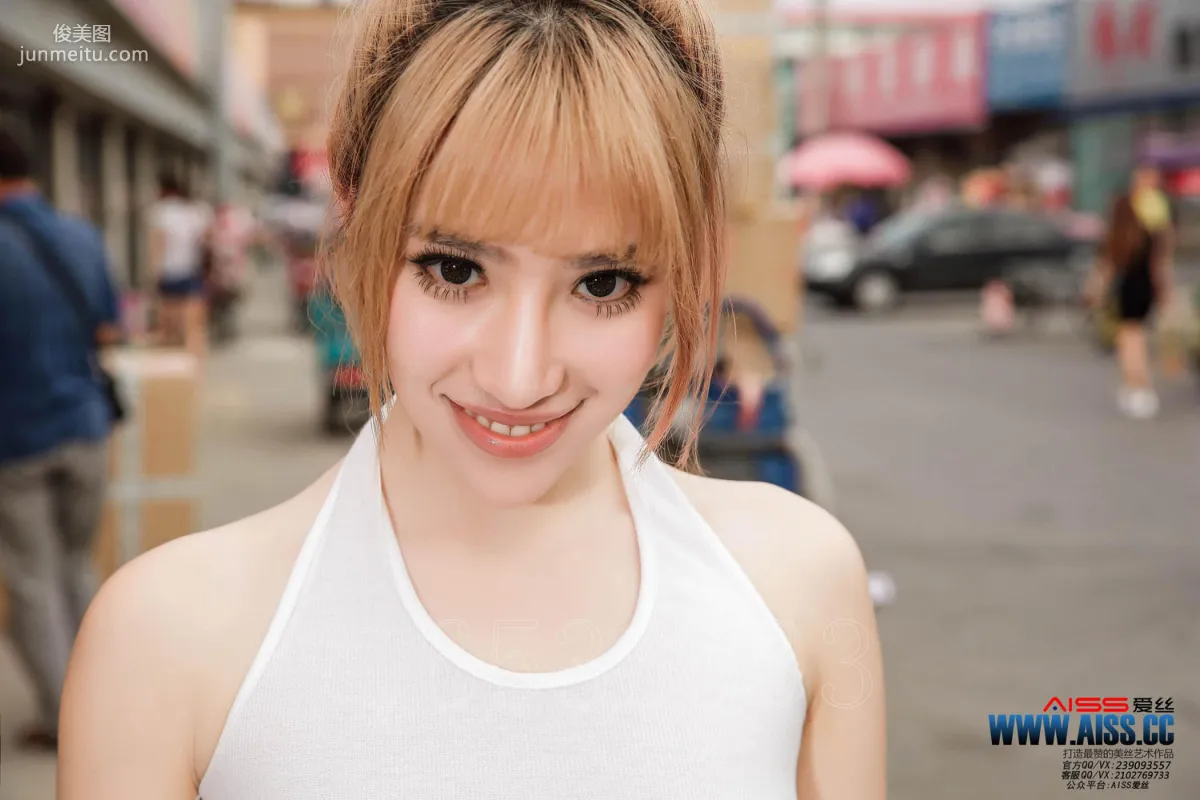 何冉《闹市&美丝》 [AISS爱丝] F6012 写真集72