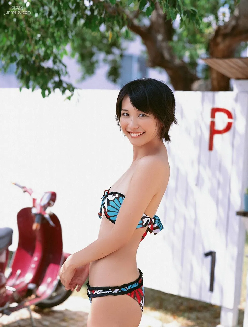 Mami Yamasaki [Visual Young Jump] No.091 Photo Set photo 4