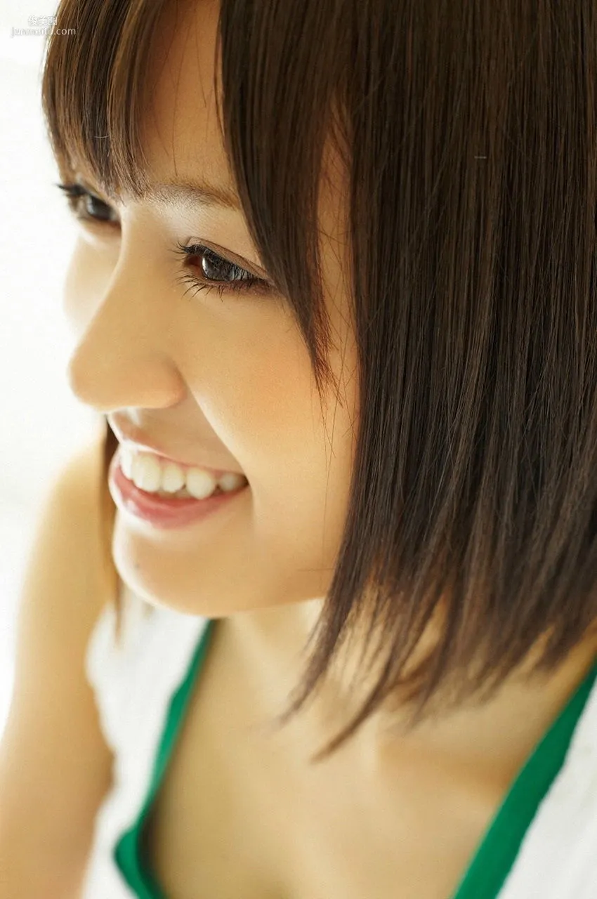Atsuko Maeda: Visual Young Jump No. 104 photo 10
