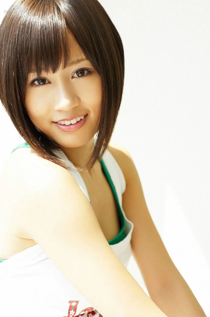 Atsuko Maeda: Visual Young Jump No. 104 photo 8