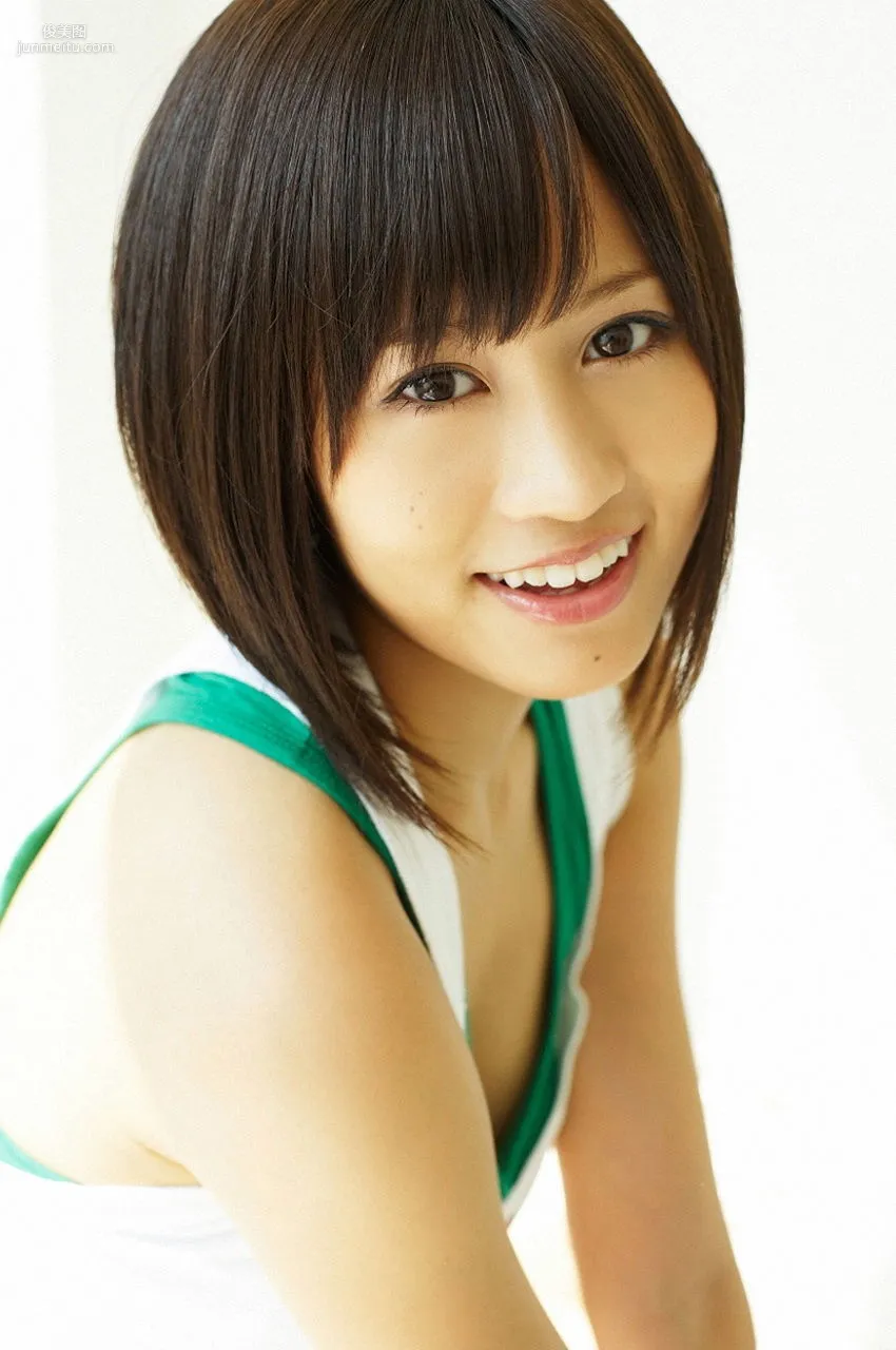 Atsuko Maeda: Visual Young Jump No. 104 photo 7