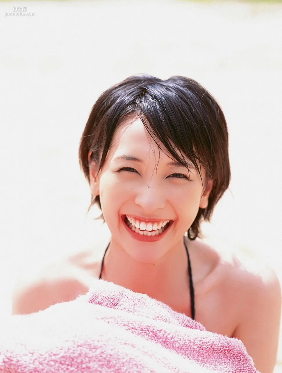 Mami Yamasaki [Visual Young Jump] No.091 Photo Set photo 33