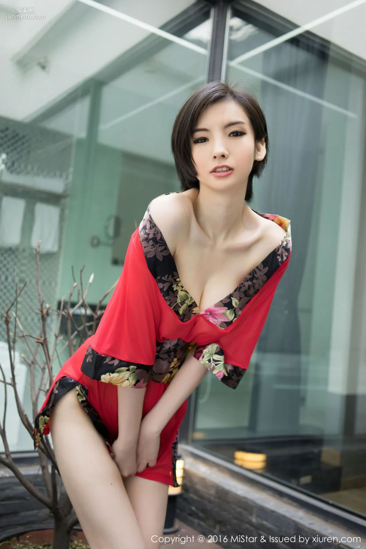 Jenny Jiani, Short-Haired Girl with an Impressive Big Bust [MiStar] Vol.077 Photo Set photo 2