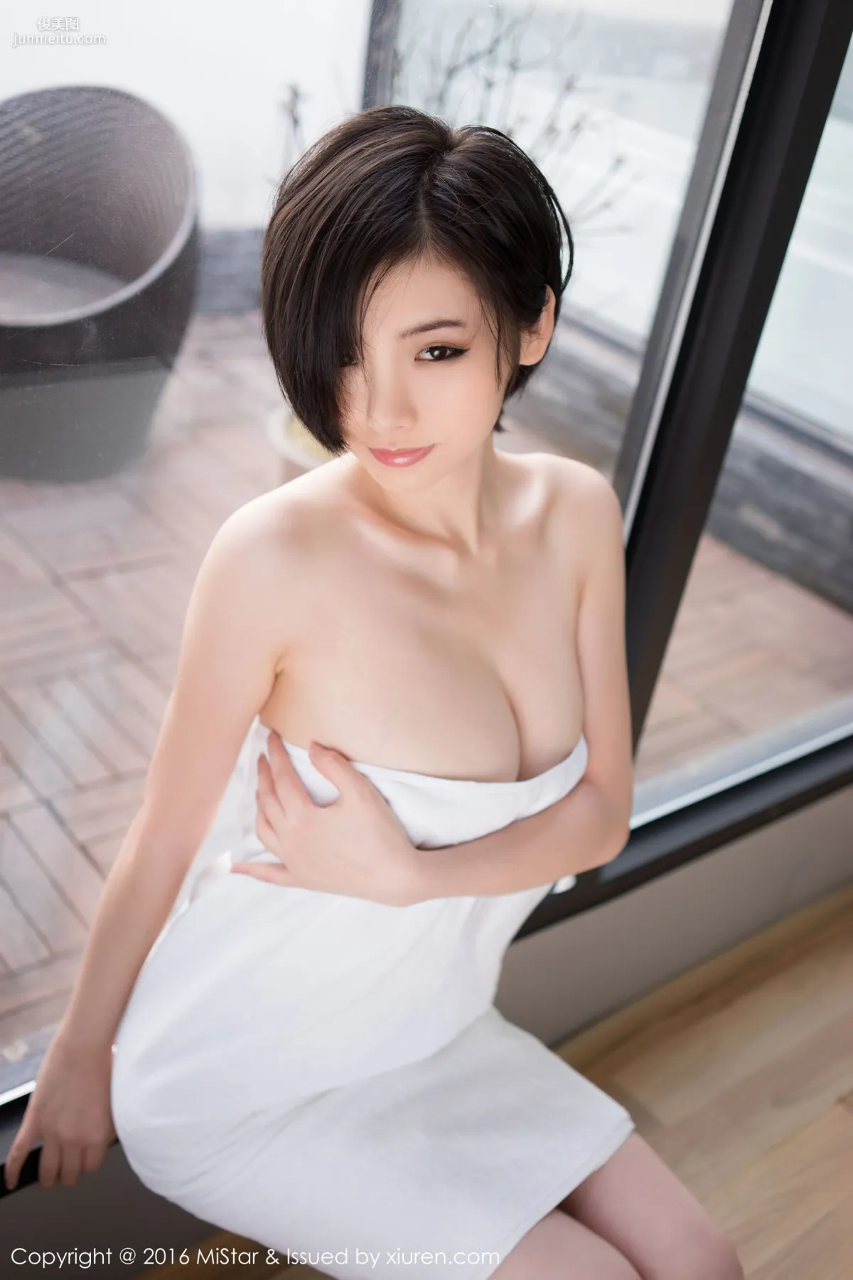 Jenny Jiani, Short-Haired Girl with an Impressive Big Bust [MiStar] Vol.077 Photo Set photo 25