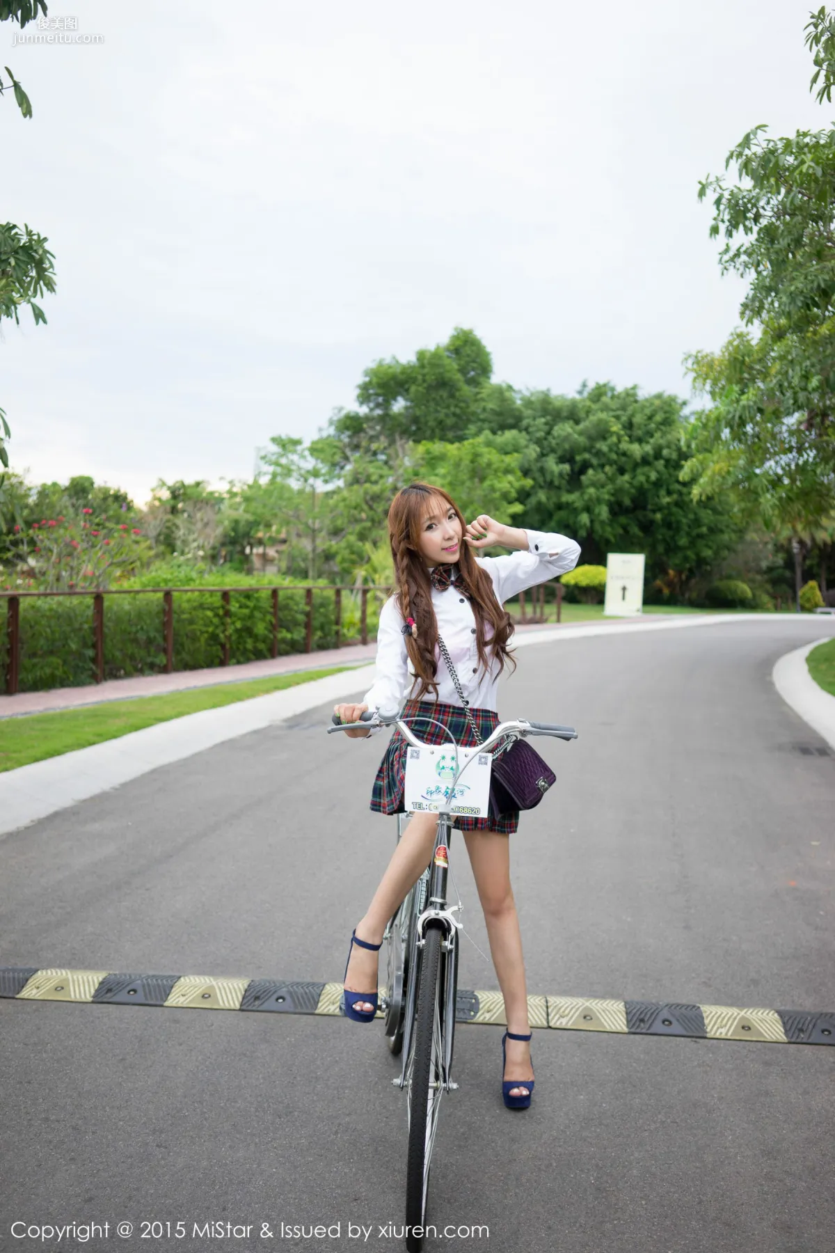 Huang Xinyuan "Sanya Travel Shoot" Bikini + School Uniform Series [MiStar] Vol.017 Photo Set photo 17