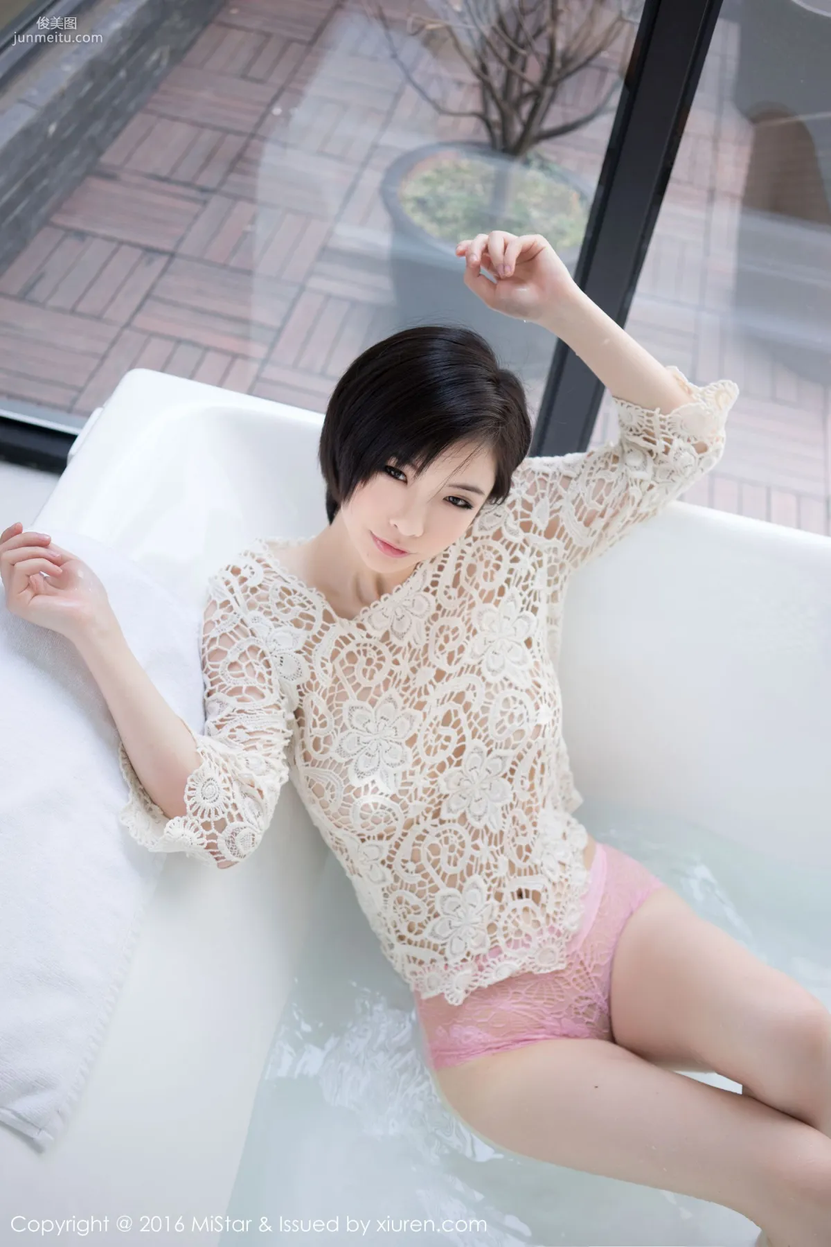Jenny Jiani, Short-Haired Girl with an Impressive Big Bust [MiStar] Vol.077 Photo Set photo 53