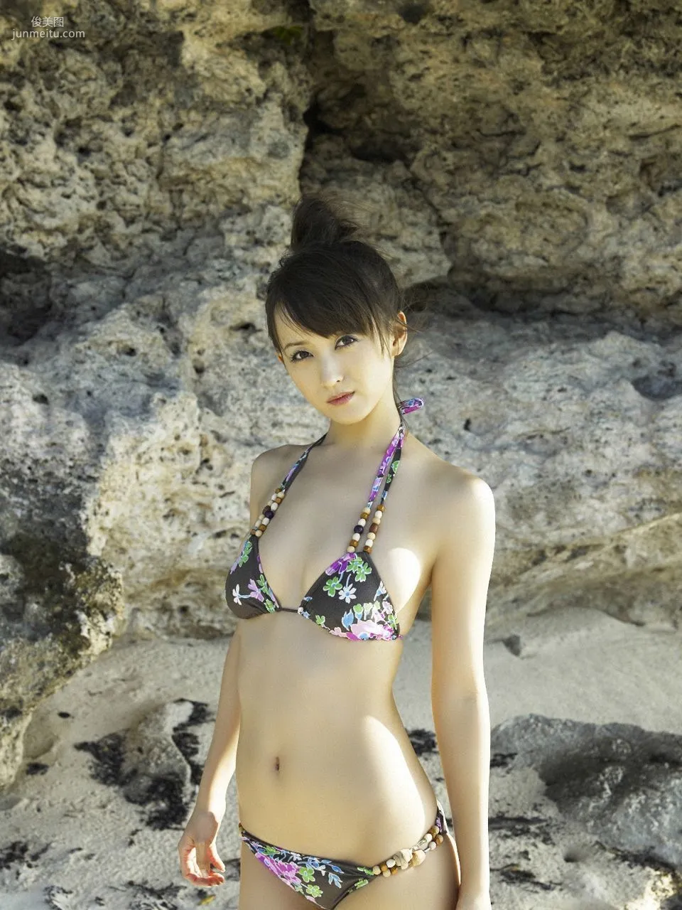 小松彩夏 & 柏木由紀 [WPB-net] 写真集33