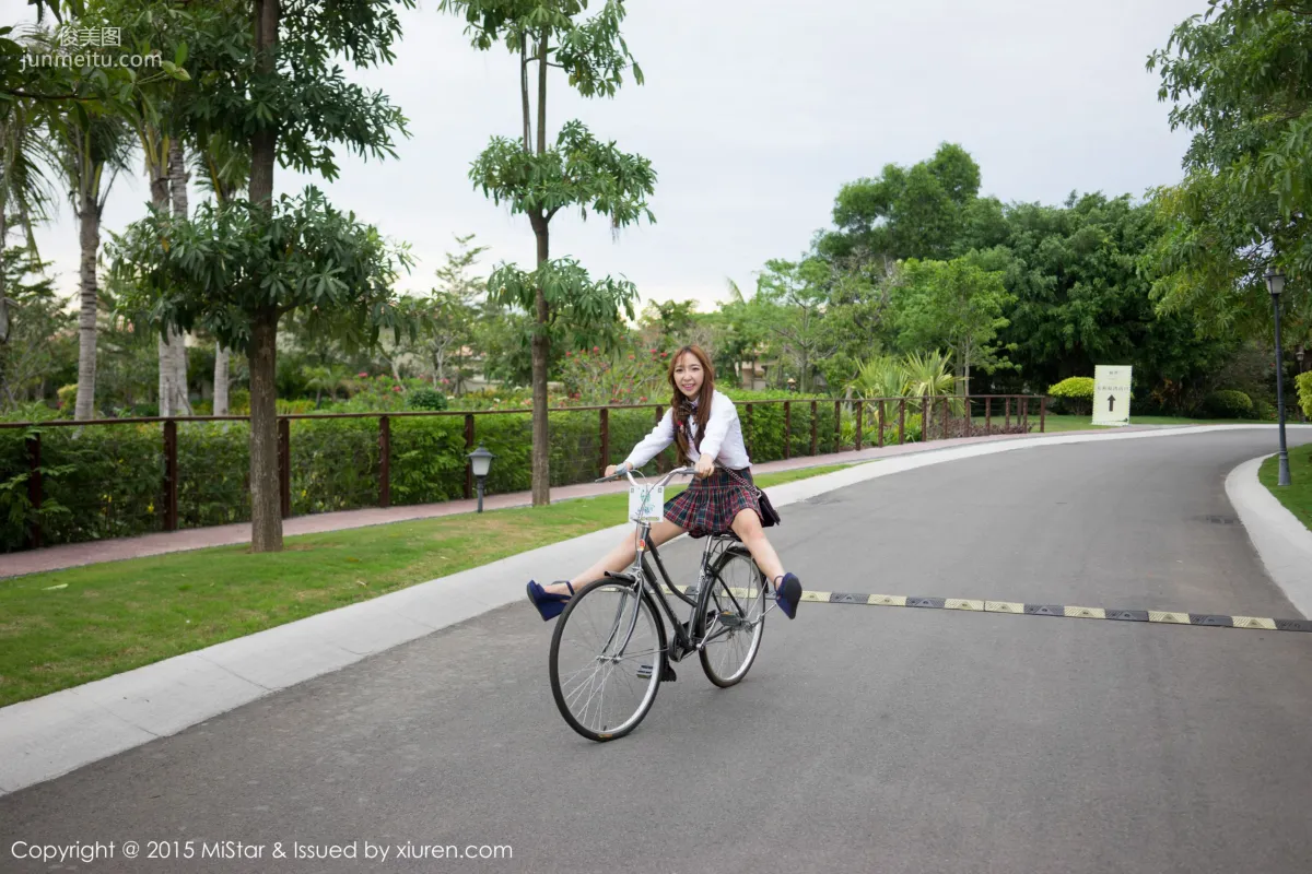 Huang Xinyuan "Sanya Travel Shoot" Bikini + School Uniform Series [MiStar] Vol.017 Photo Set photo 14