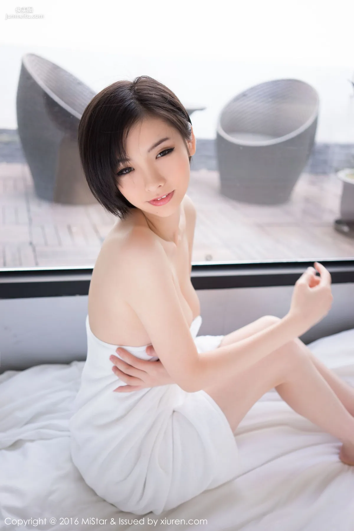 Jenny Jiani, Short-Haired Girl with an Impressive Big Bust [MiStar] Vol.077 Photo Set photo 28