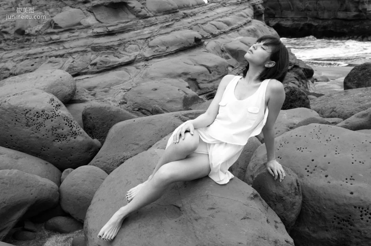 杉本有美《息をのむほど美しい》 [WPB-net] No.147 写真集2