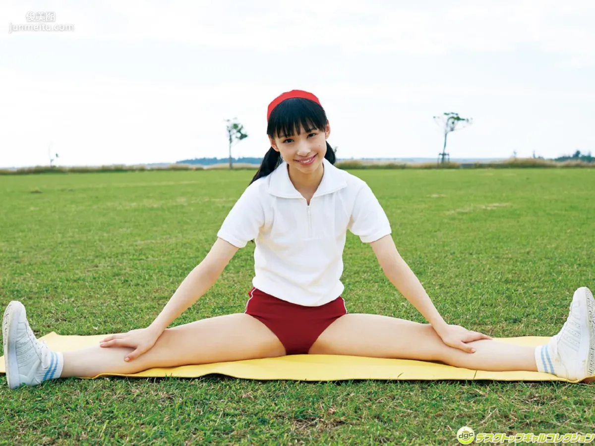 Seina Tsurumaki "Very Popular for Her Refreshing Smile and Slender Body!!" [DGC] Photo Set photo 16