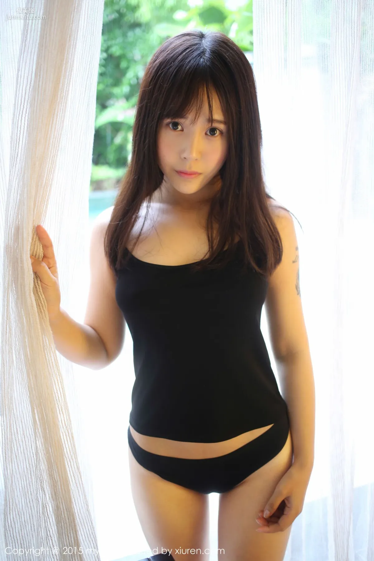 Evelyn Ai Li Mini Skirt Temptation + White Silk Qipao [MyGirl] Vol.173 Photo Set photo 46