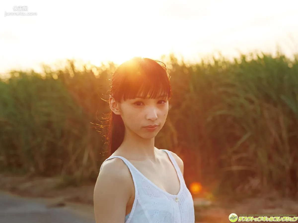 Seina Tsurumaki "Very Popular for Her Refreshing Smile and Slender Body!!" [DGC] Photo Set photo 89