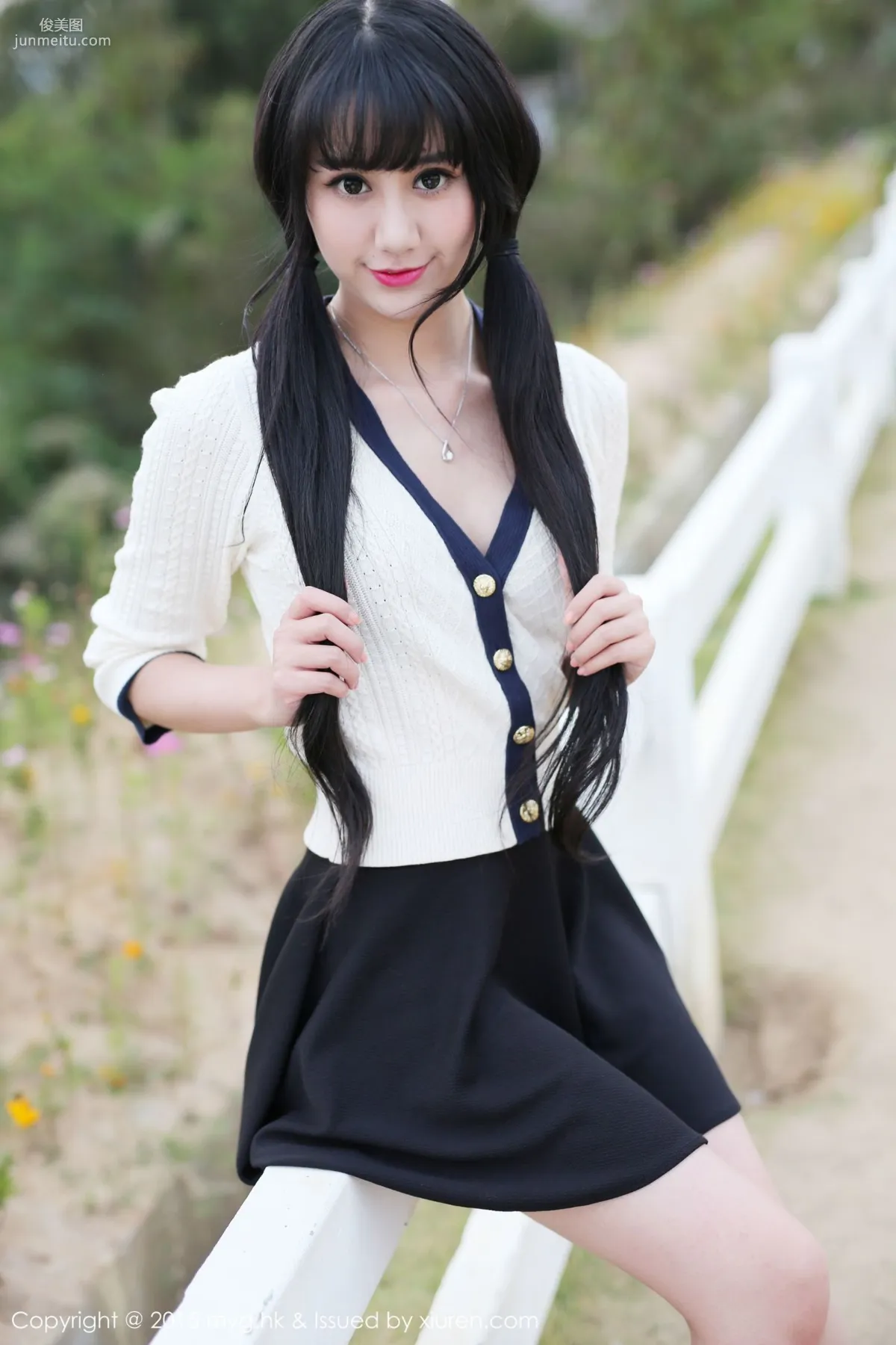 Yangxiao Qinger 'Thong Curves + Street Snap Series' [MyGirl] Vol.102 Photo Set photo 39