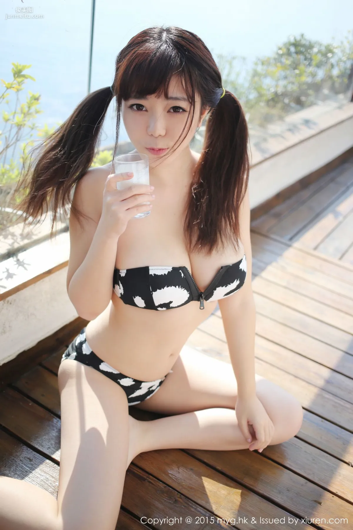 Big Breasts Fei @ Liu Feier Faye 'Outdoor Milk Chapter + Indoor Sexy Leather Pants Chapter!' [MyGirl] Vol.109 Photo Set photo 3