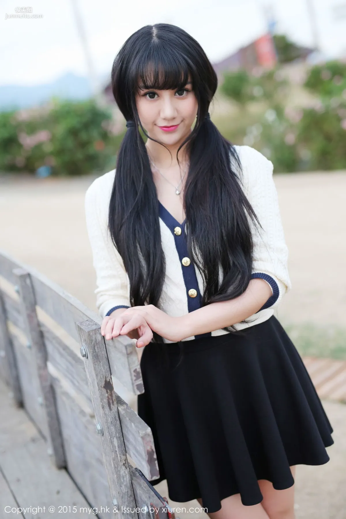 Yangxiao Qinger 'Thong Curves + Street Snap Series' [MyGirl] Vol.102 Photo Set photo 40