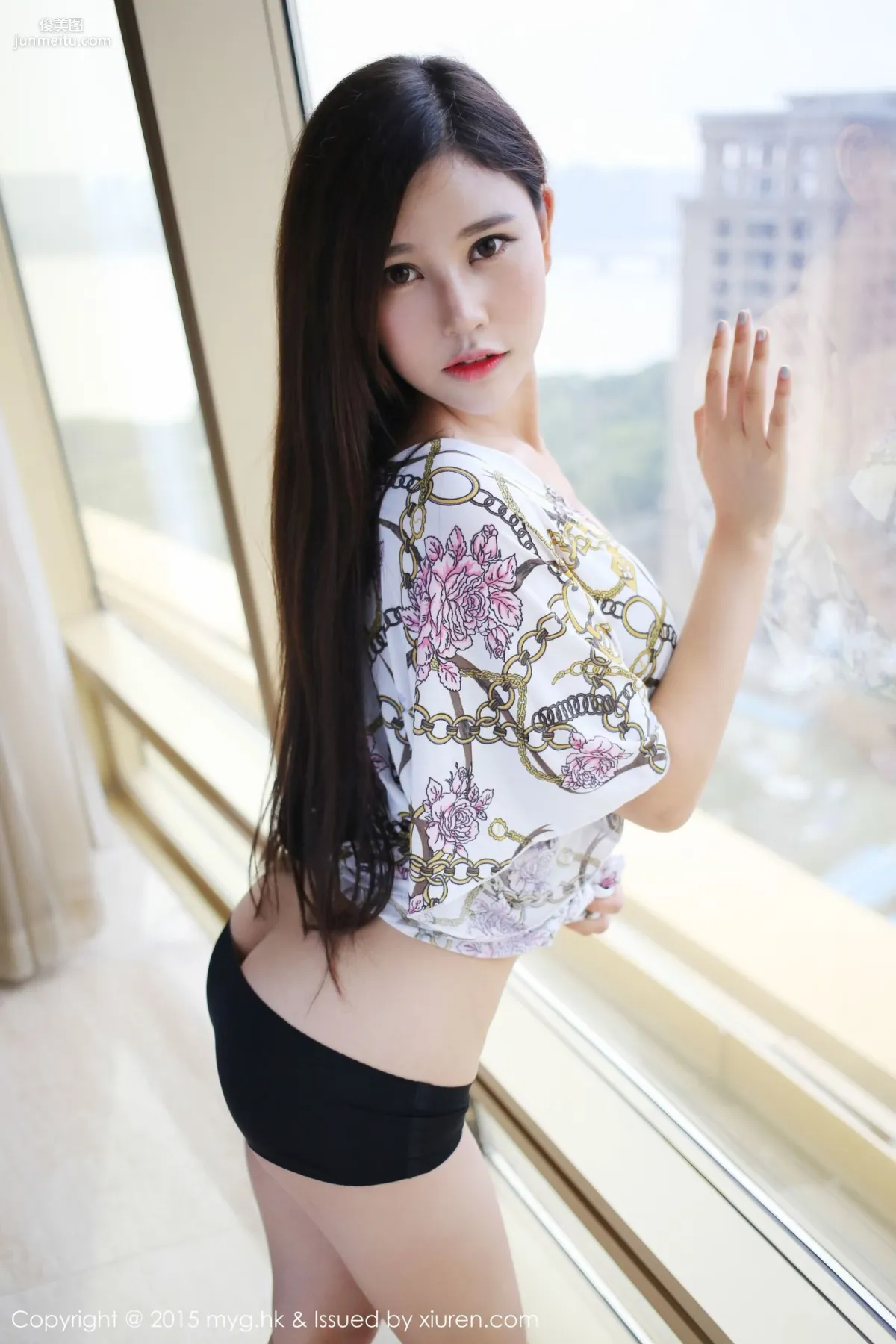 Milk Chuchu 2 Sets of Ultra Short Skirts and Lingerie Temptation [MyGirl] Vol.139 Photo Set photo 26