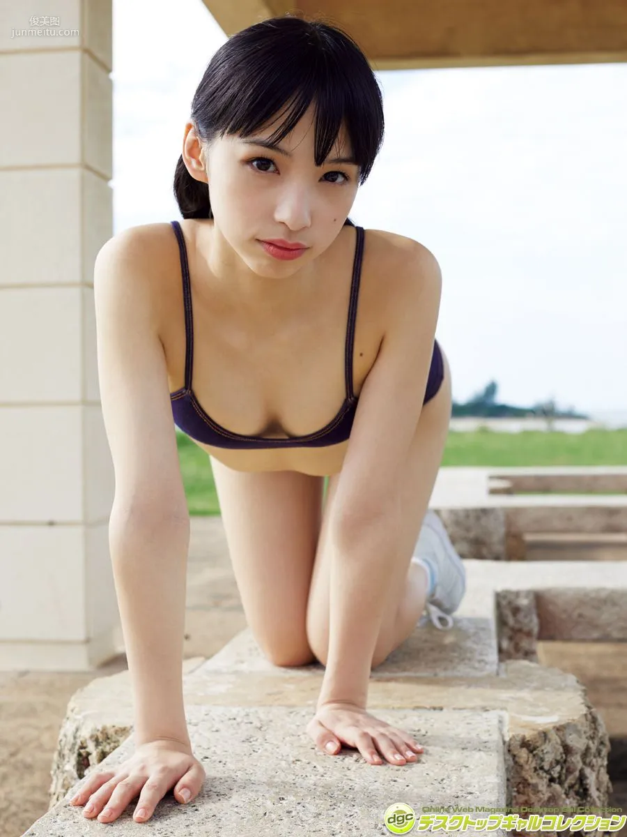 Seina Tsurumaki "Very Popular for Her Refreshing Smile and Slender Body!!" [DGC] Photo Set photo 24