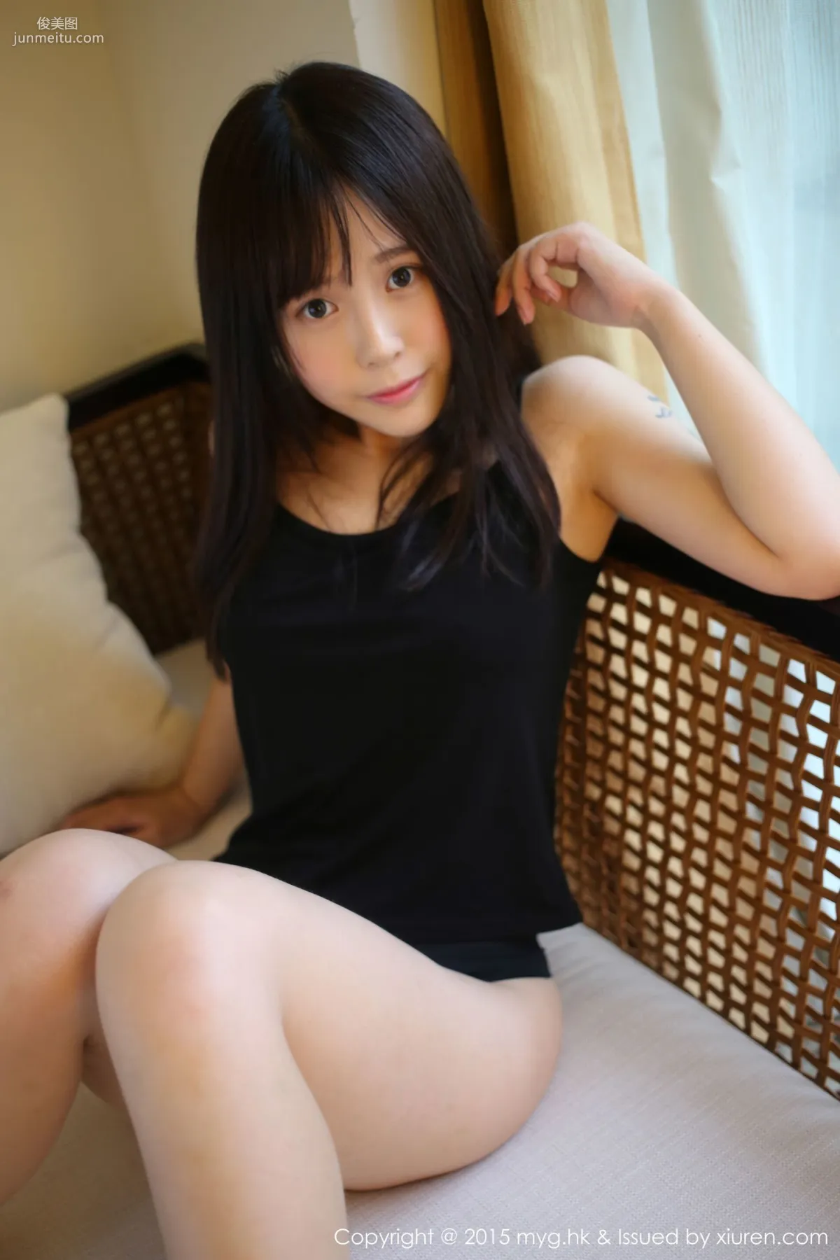 Evelyn Ai Li Mini Skirt Temptation + White Silk Qipao [MyGirl] Vol.173 Photo Set photo 27