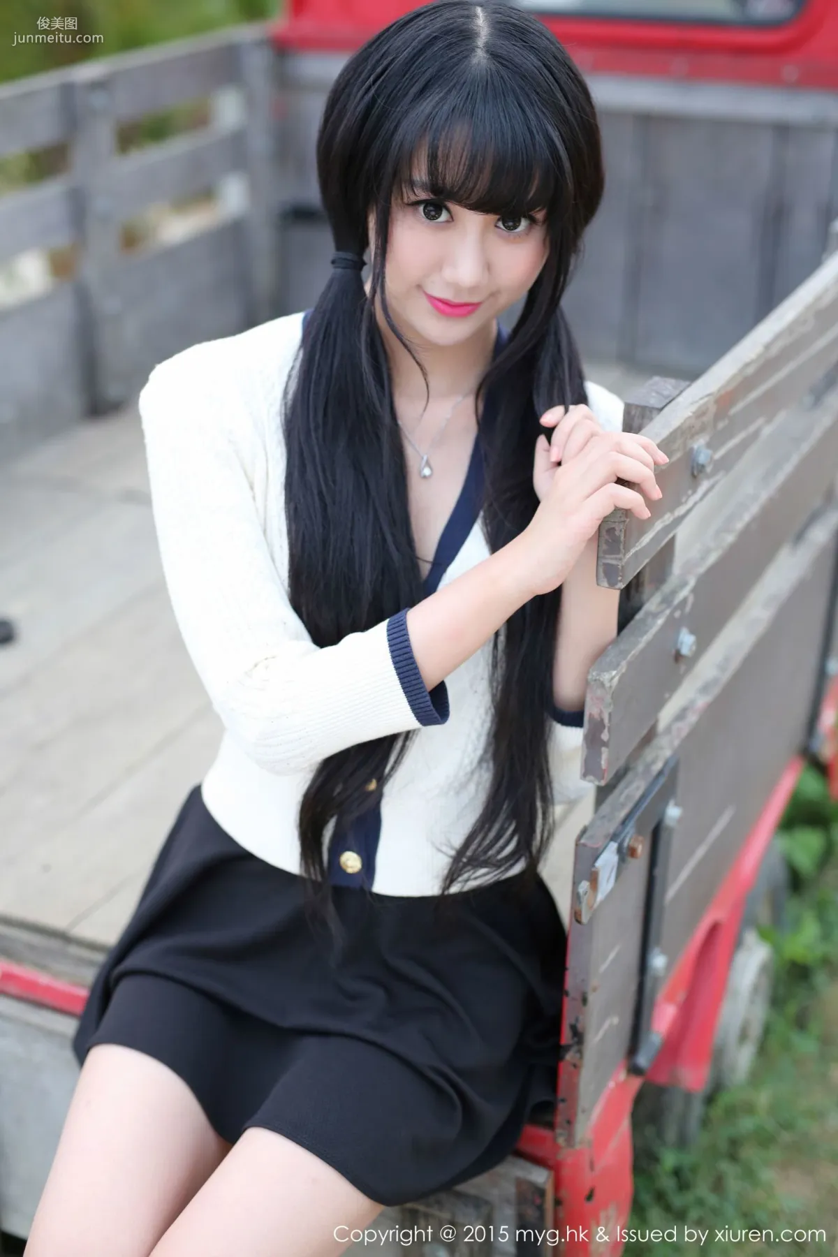 Yangxiao Qinger 'Thong Curves + Street Snap Series' [MyGirl] Vol.102 Photo Set photo 48