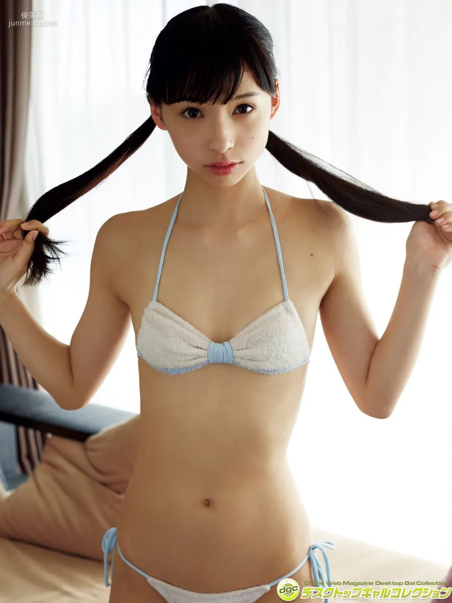 Seina Tsurumaki "Very Popular for Her Refreshing Smile and Slender Body!!" [DGC] Photo Set photo 48