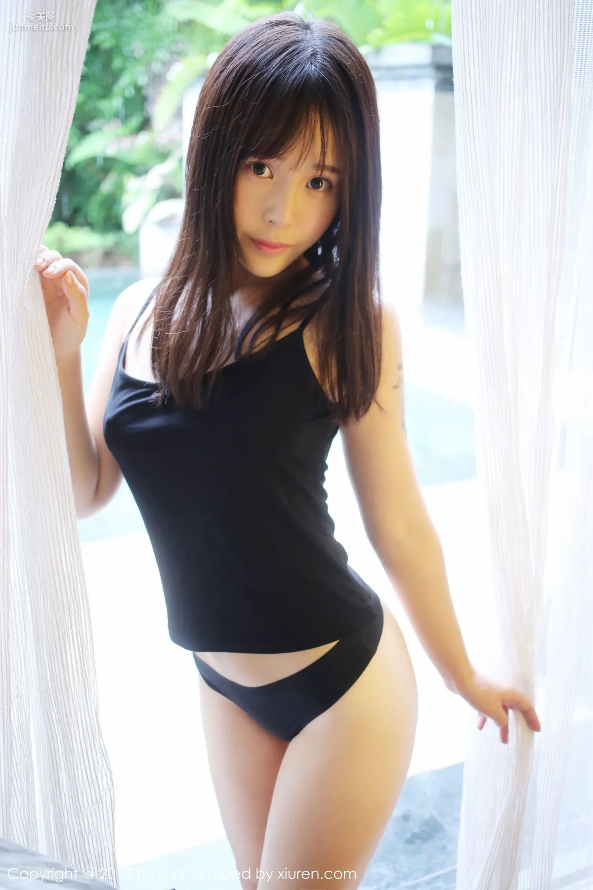 Evelyn Ai Li Mini Skirt Temptation + White Silk Qipao [MyGirl] Vol.173 Photo Set photo 49