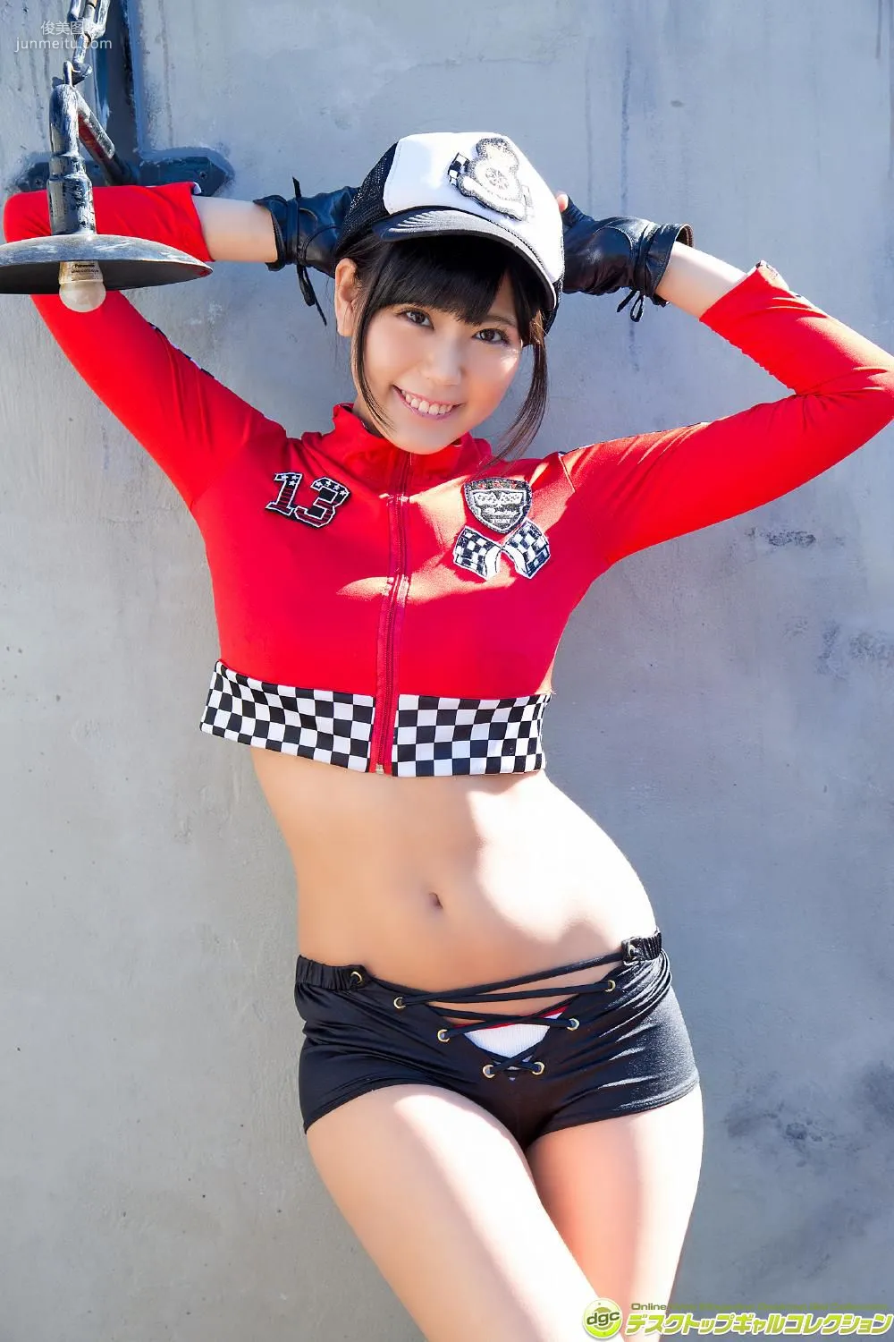 篠原冴美《爽やかな笑顔が眩しいマシュマロGカップ！》 [DGC] 写真集1