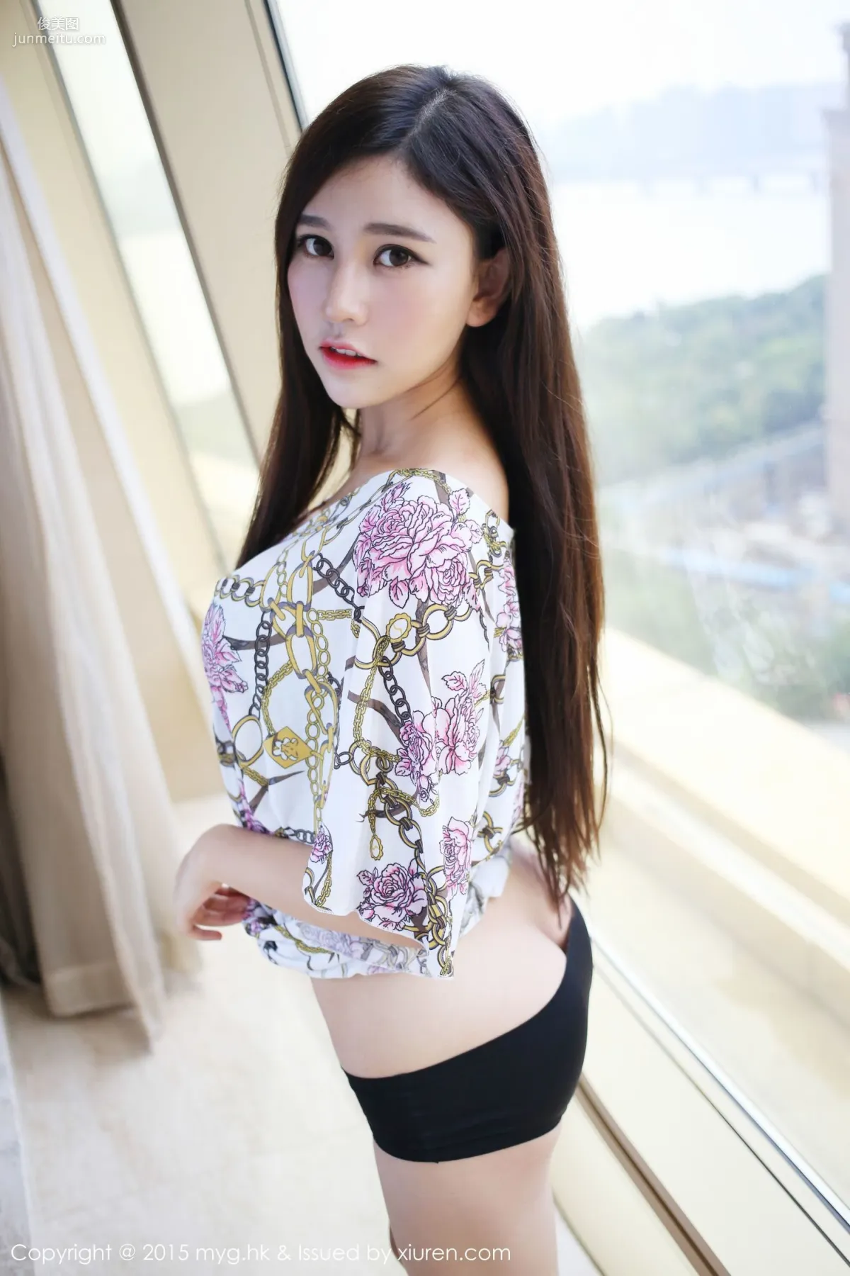 Milk Chuchu 2 Sets of Ultra Short Skirts and Lingerie Temptation [MyGirl] Vol.139 Photo Set photo 19