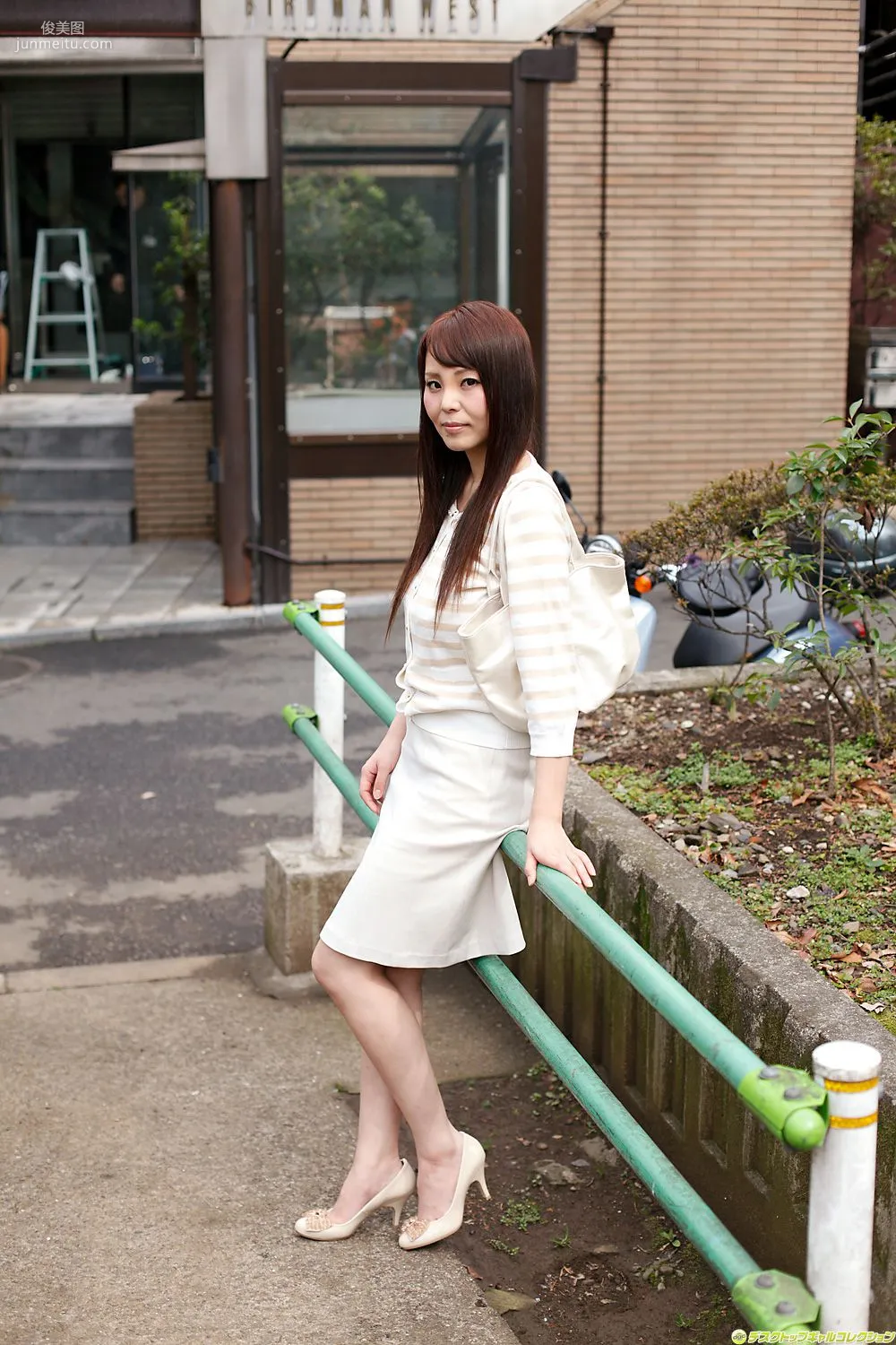 Kaori Sato Extreme Exposure Makes Waves! Barely-Legal Provocative Acts Photo Set [DGC] NO.1045 photo 1