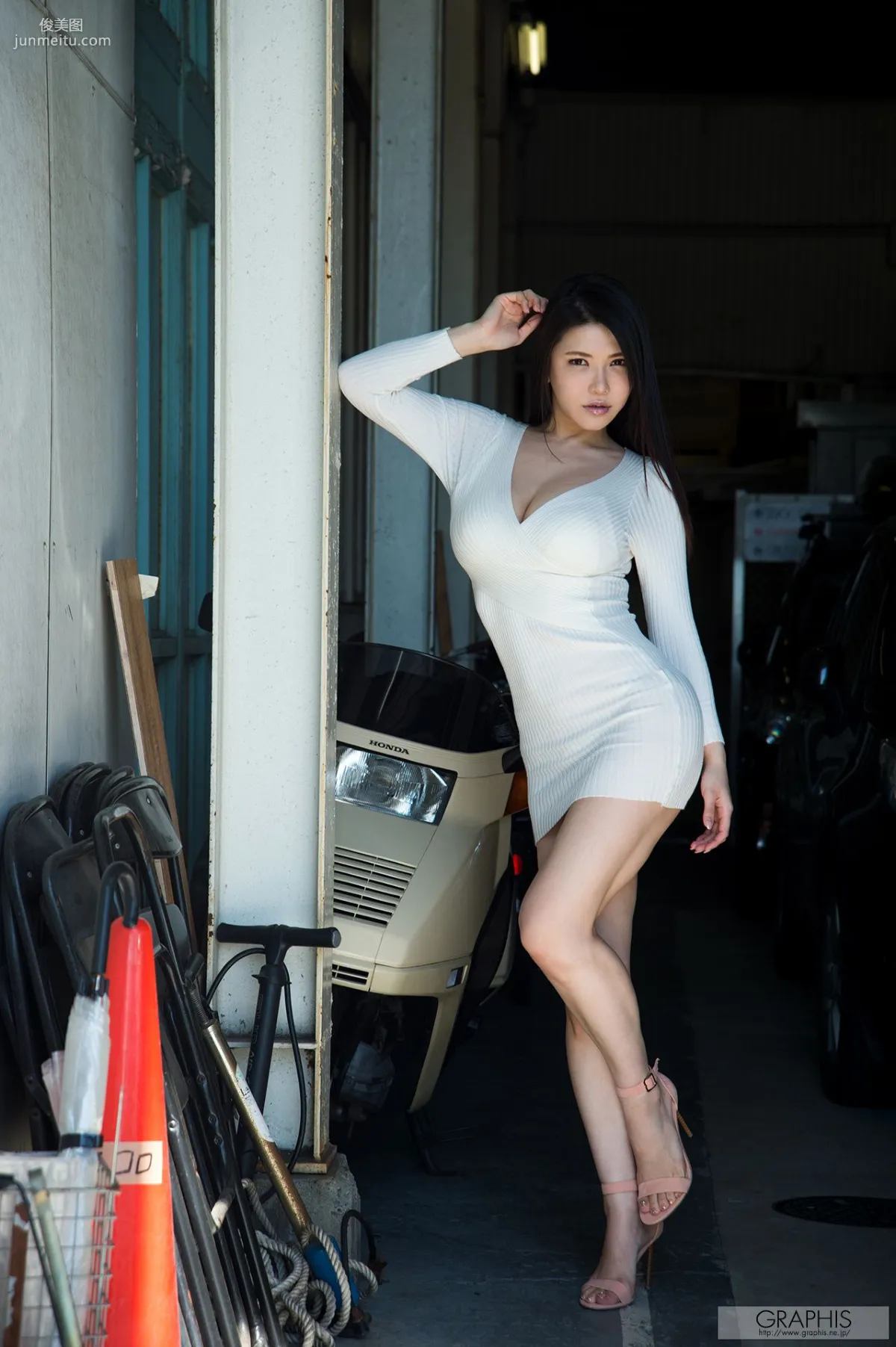 冲田杏梨『Console』 [Graphis] Gals 写真集6