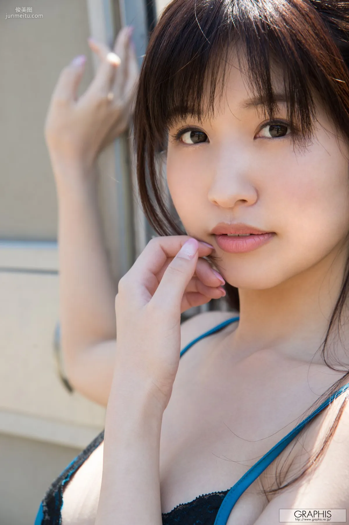 Momo Sakura: Graphis first gravure photo 27