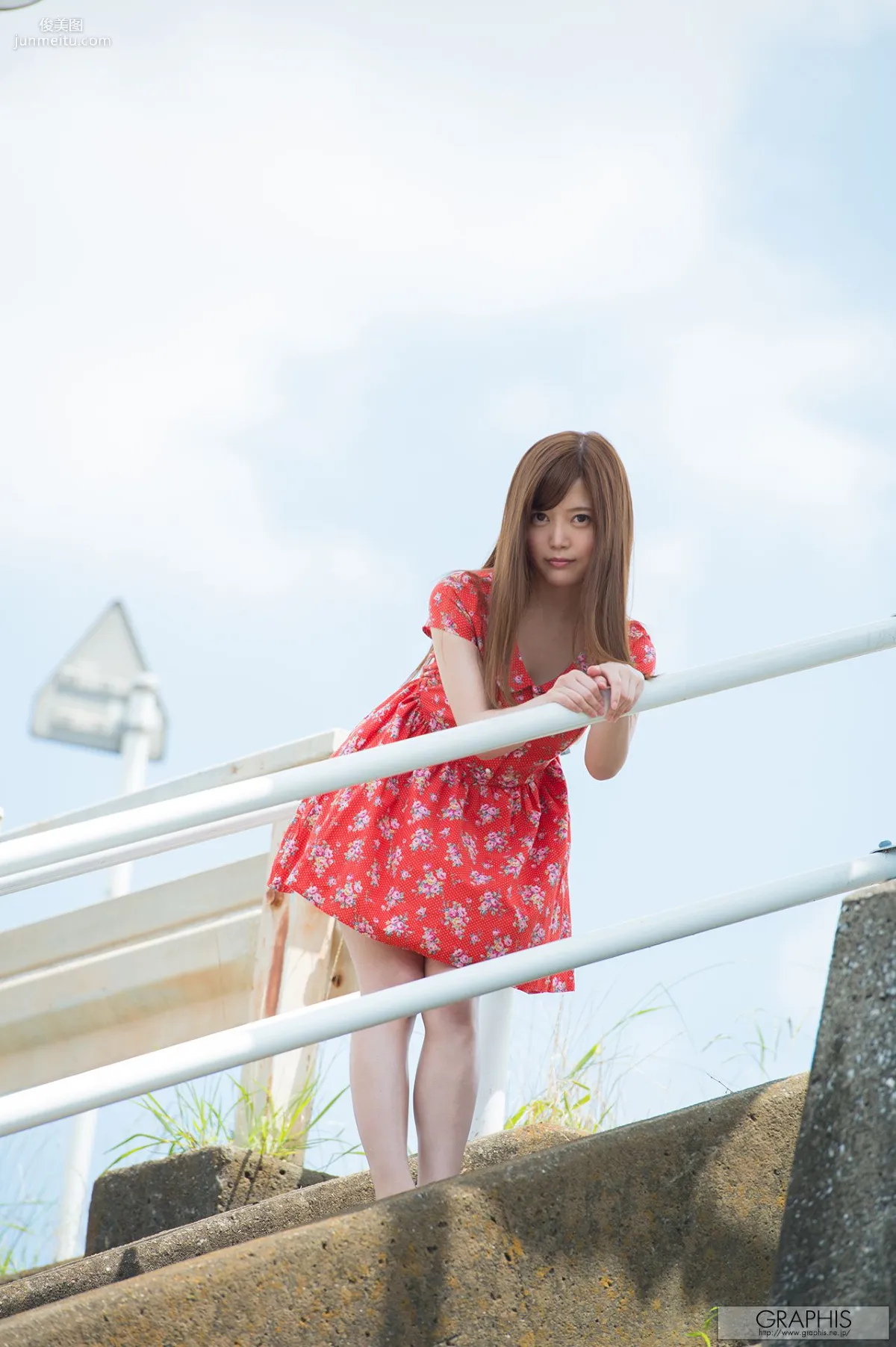 榊梨々亜/榊梨梨亚《Be shy》 [Graphis] Gals 写真集1