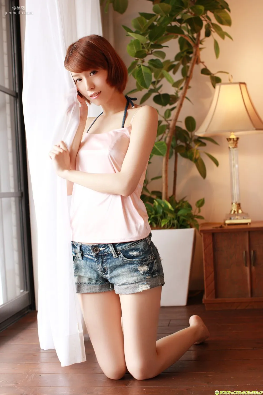 Erika Tsunashima 'Getting Close to the Bare Skin of a Superb Slender Older Sister' Photo Set [DGC] NO.1054 photo 10