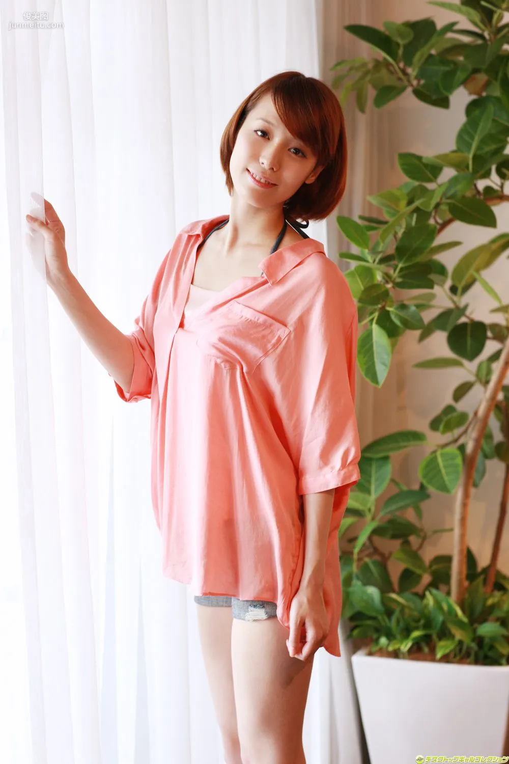 Erika Tsunashima 'Getting Close to the Bare Skin of a Superb Slender Older Sister' Photo Set [DGC] NO.1054 photo 5