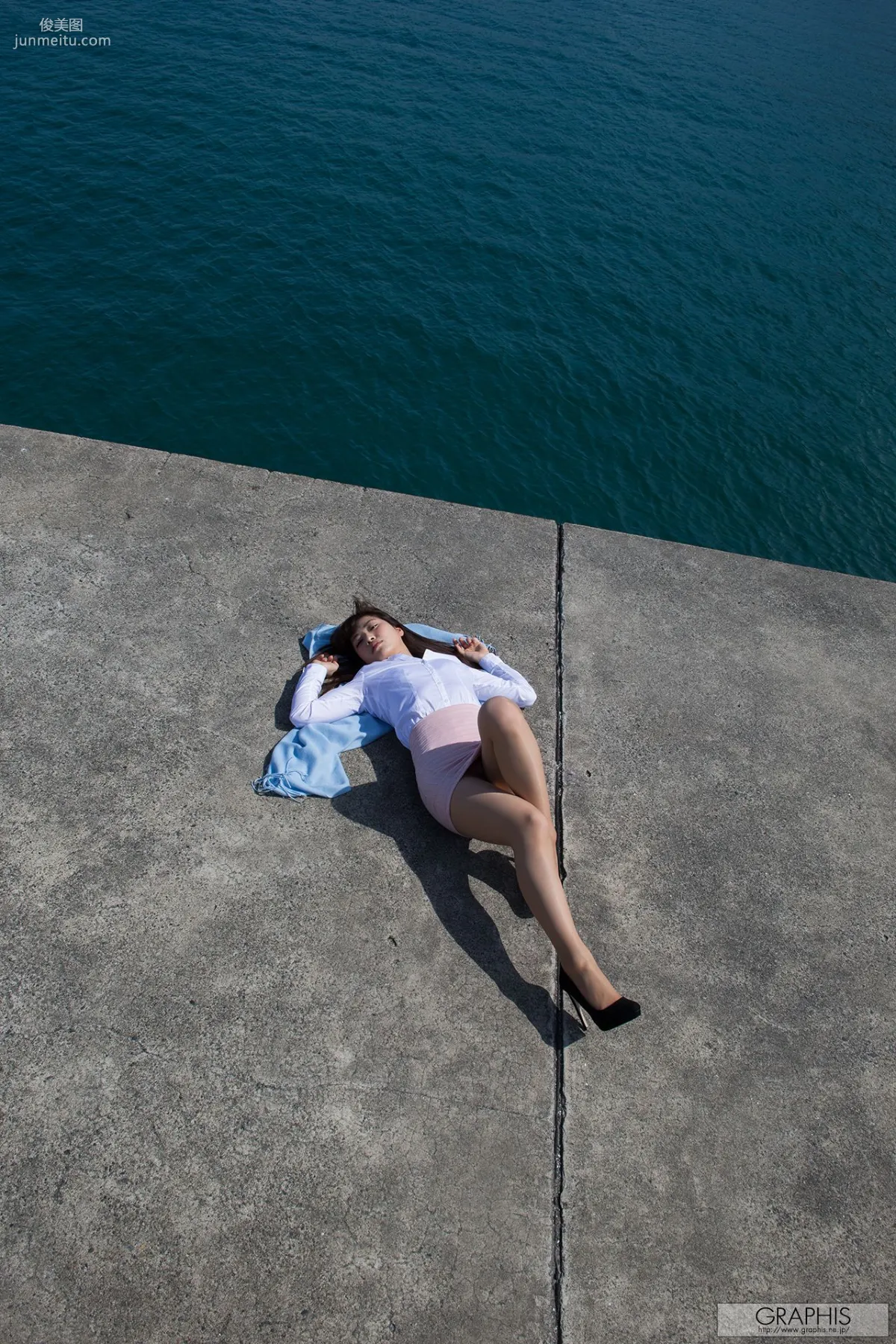 Masami Ichikawa, I'm Here [Graphis] Gals Photo Set photo 14
