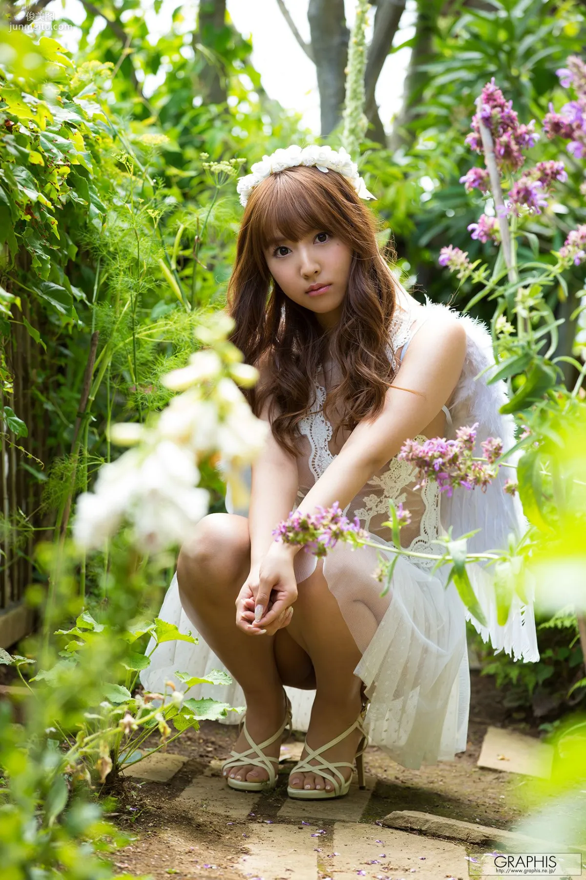 三上悠亜『Divine Sprout』 [Graphis] Gals 写真集22