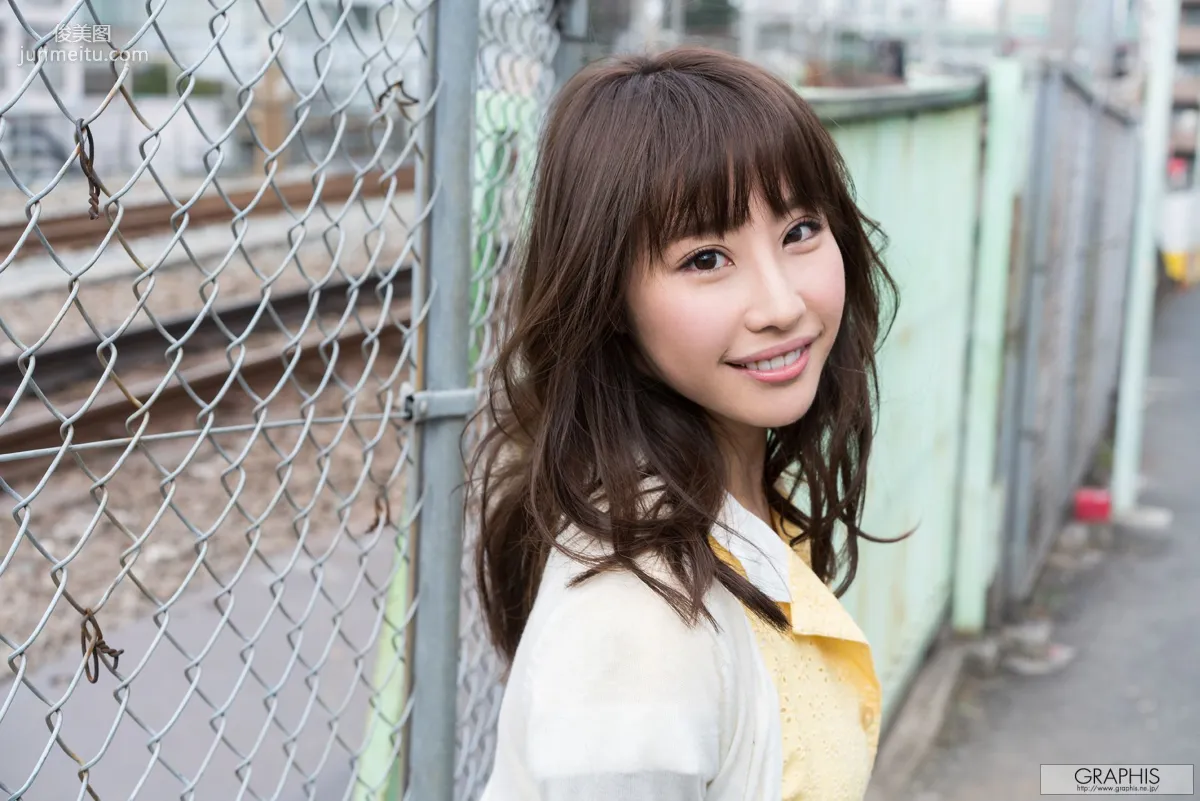 あやみ旬果『Sunbeams leaves』 [Graphis] Gals 寫真集 1